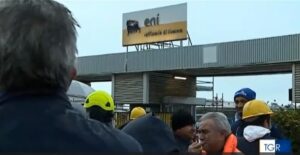 MORTI SUL LAVORO A CALENZANO, SCIOPERO FIM FIOM UILM E PRESIDIO DAVANTI ALLA RAFFINERIA ENI DI LIVORNO